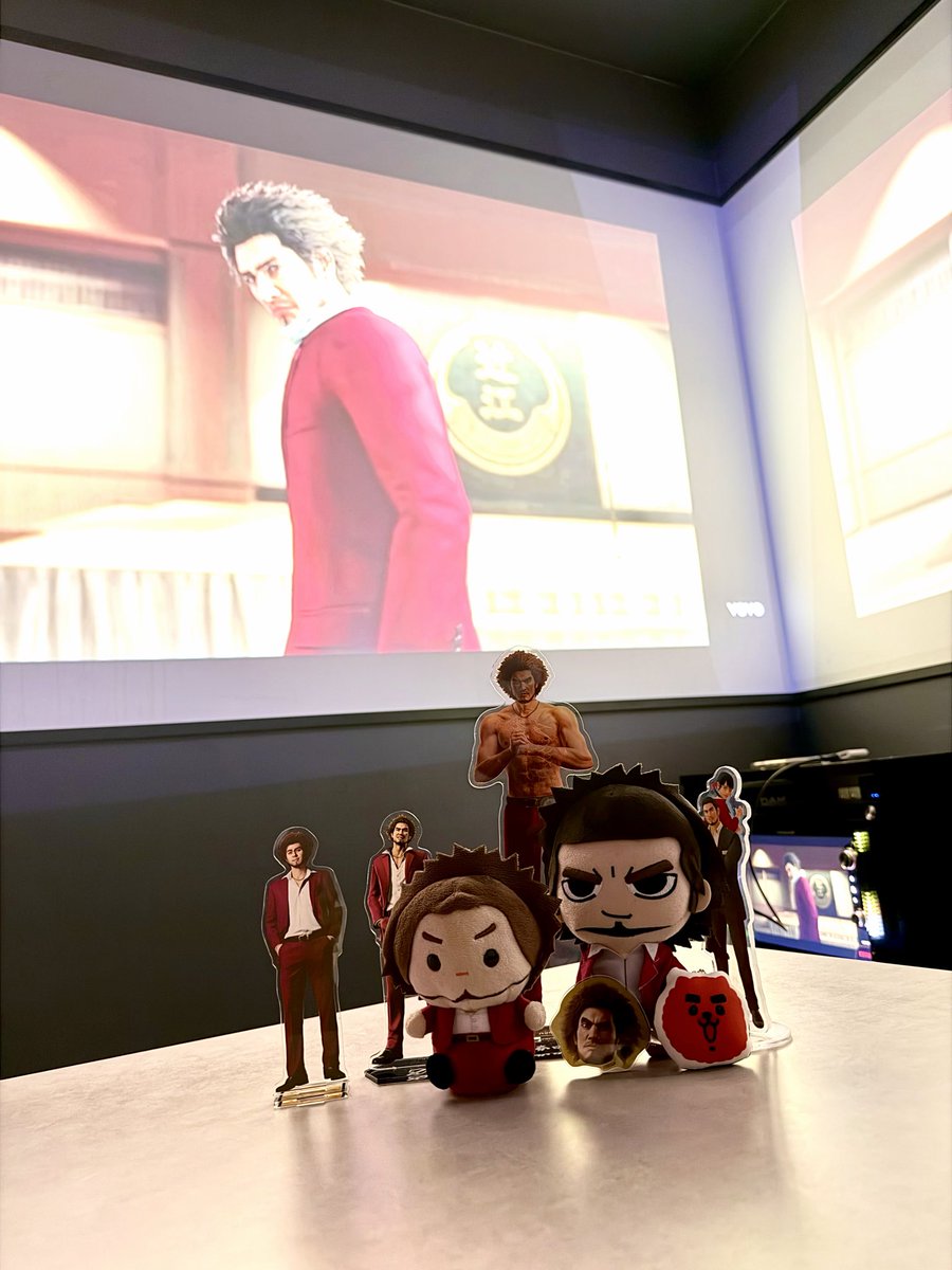 akoichi_cos's tweet photo. Today I had a great day in Yokohama in the company of @mugcup1579863 !

We went to two game locations and then enjoyed some fun karaoke! ✨
And of course, we talked alot about Ichiban 🍘╰(*´︶`*)╯♡ https://t.co/8JgebmhUdS