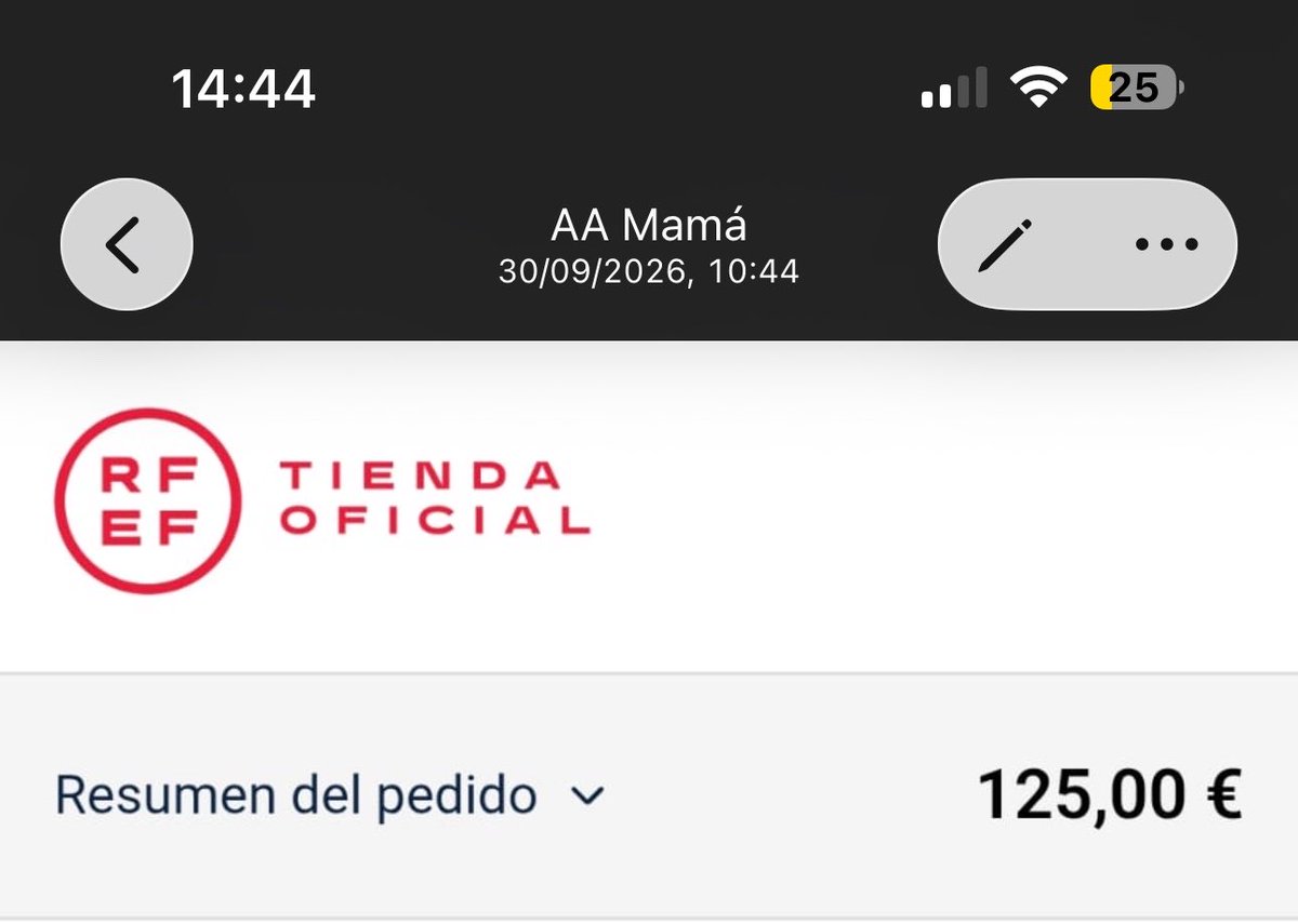 zubicentered's tweet photo. la captura que me mandó mi madre esta mañana acompañando mi felicitación de cumple........ será que se viene la zubicamiseta? https://t.co/l3Fe0HJ1b4