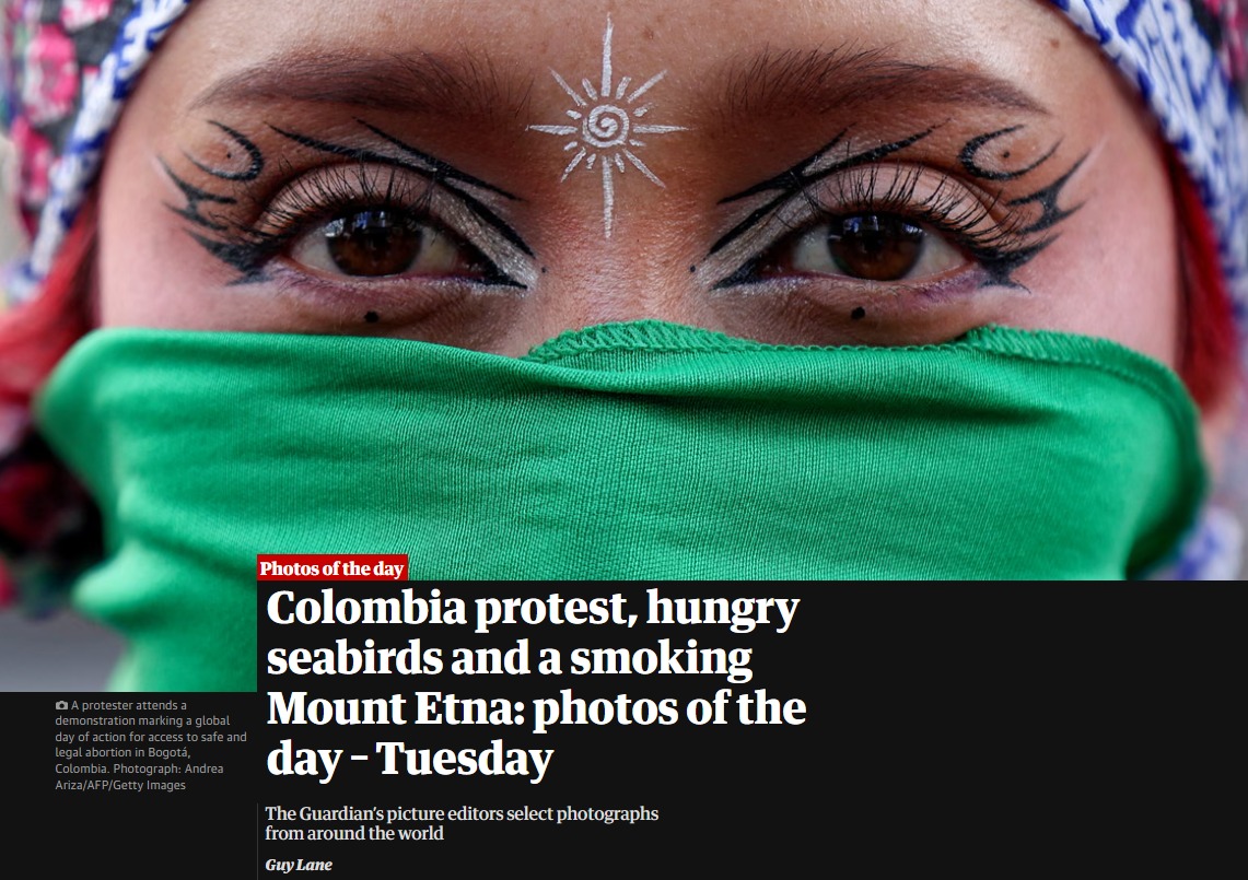 UltimaHoraCR's tweet photo. #MUNDO | Una fotografía tomada en Colombia en medio de las manifestaciones a favor de la interrupción voluntaria del embarazo fue elegida por el diario británico The Guardian como una de las mejores imágenes del día.
https://t.co/qRQodC5OyZ https://t.co/bBJJufqW2F