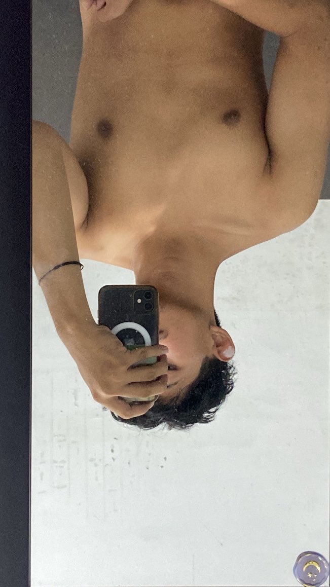 tyoxeyn's tweet photo. pindah kos langsung bulking https://t.co/LRUiNwVnzm
