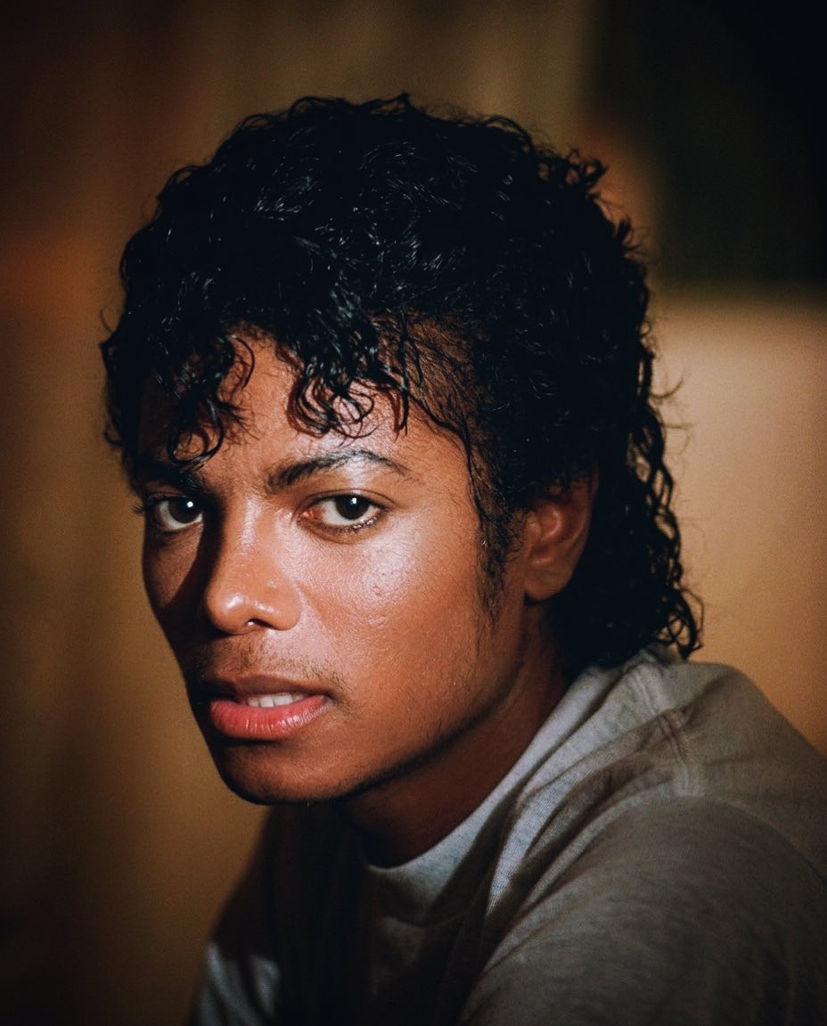 Andrey25_'s tweet photo. Michael Jackson in “Beat It”, 1983 https://t.co/7LrUAd9t4B