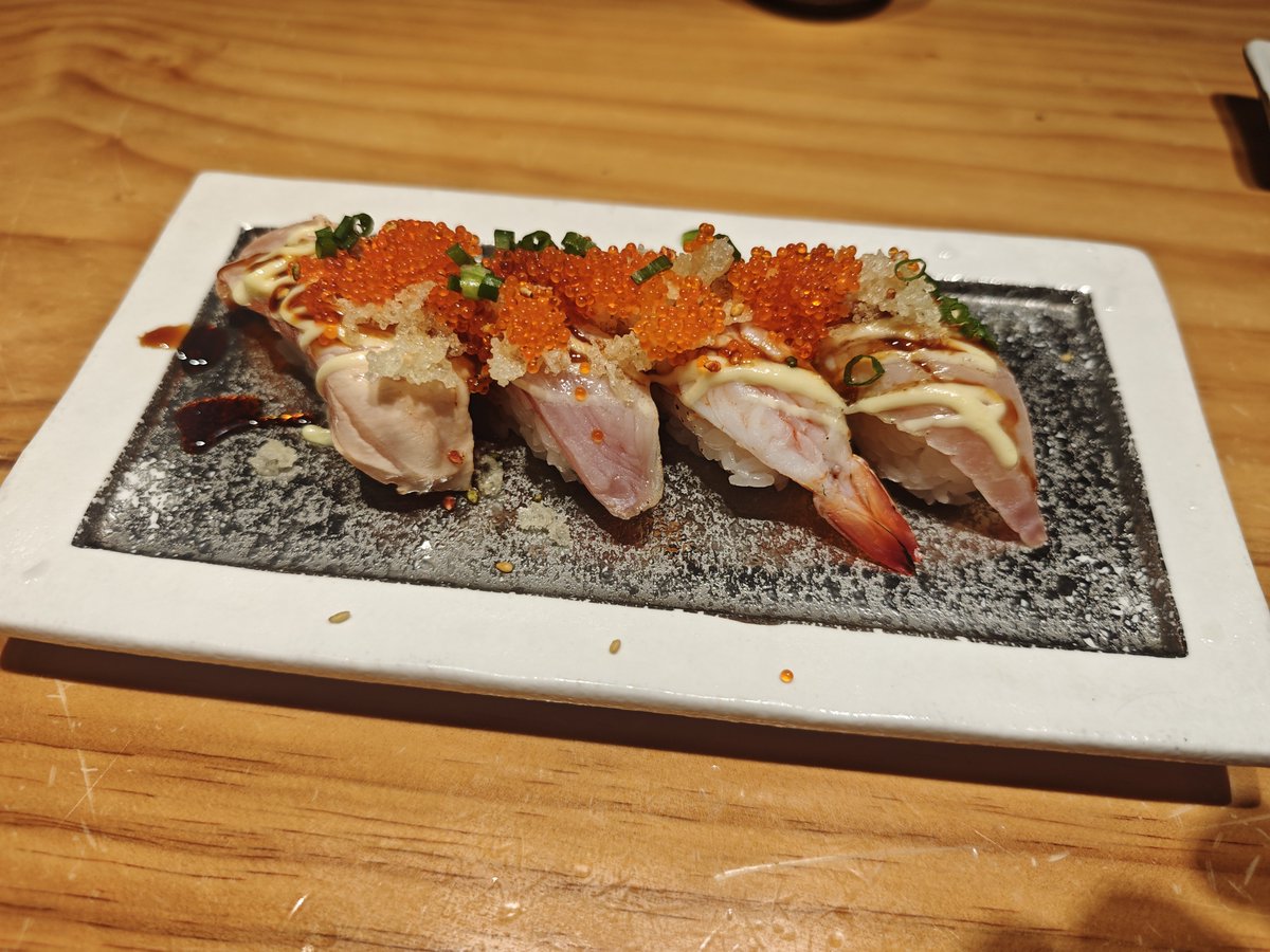 cleverfatfox's tweet photo. 上海・臨港の港城新天地にある「陌上和」へ。
初めて来たんだけど、料理が本当に美味しくて、なんだか日本にいるみたいな気分になった。
お��の雰囲気もすごく良くて、めちゃくちゃ気に入った
これはまた来たいな。 https://t.co/a6KmaoeO7h