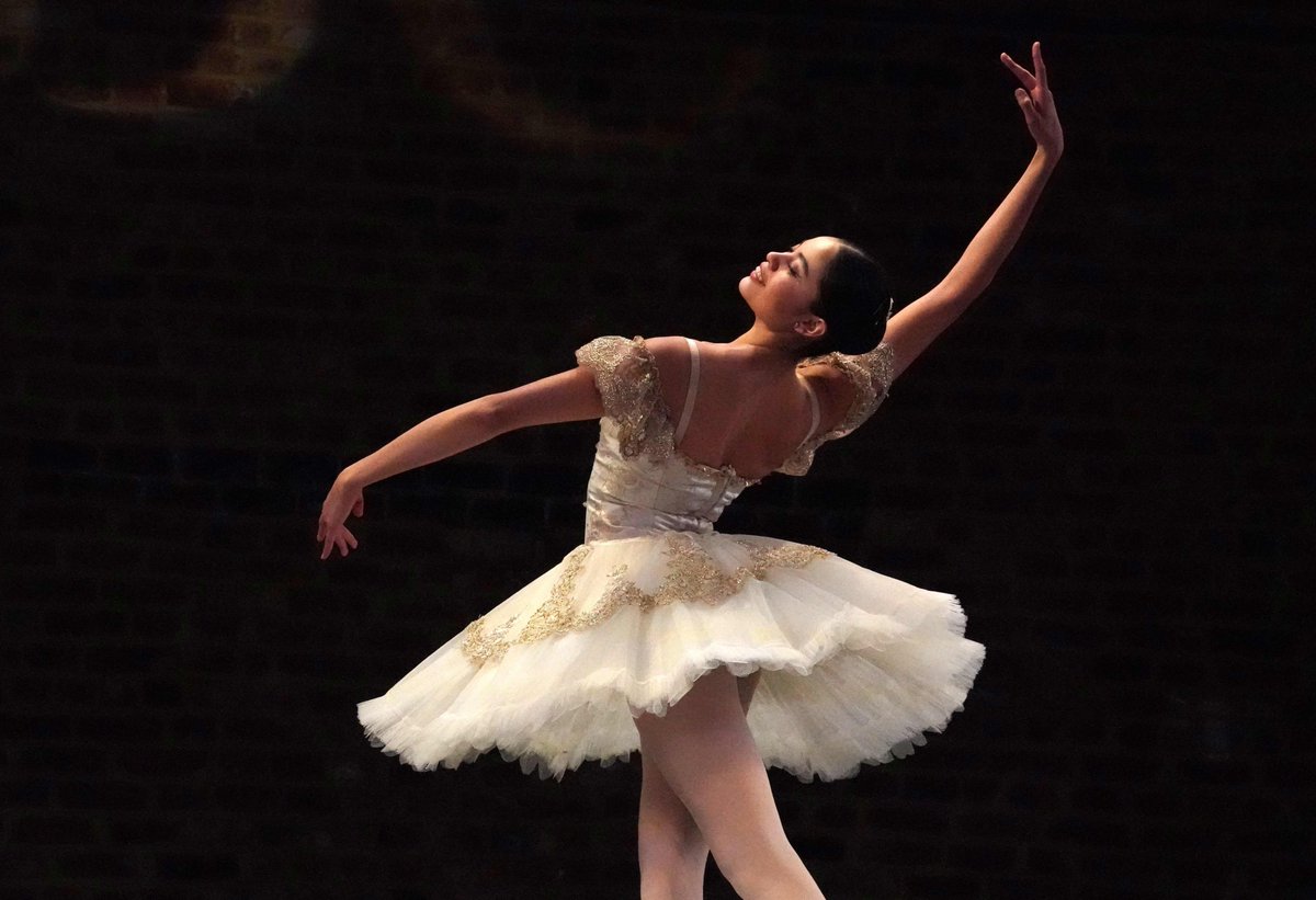 KristinYetikzd's tweet photo. La noche de ayer en el teatro fue increíble! La compaía de ballet interpretó una historia llena de emoción, con coreografías y voces que nos atraparon de principio a fin. No me pierdo ningún espectáculo aquí!， https://t.co/4h7uy3vY0Y