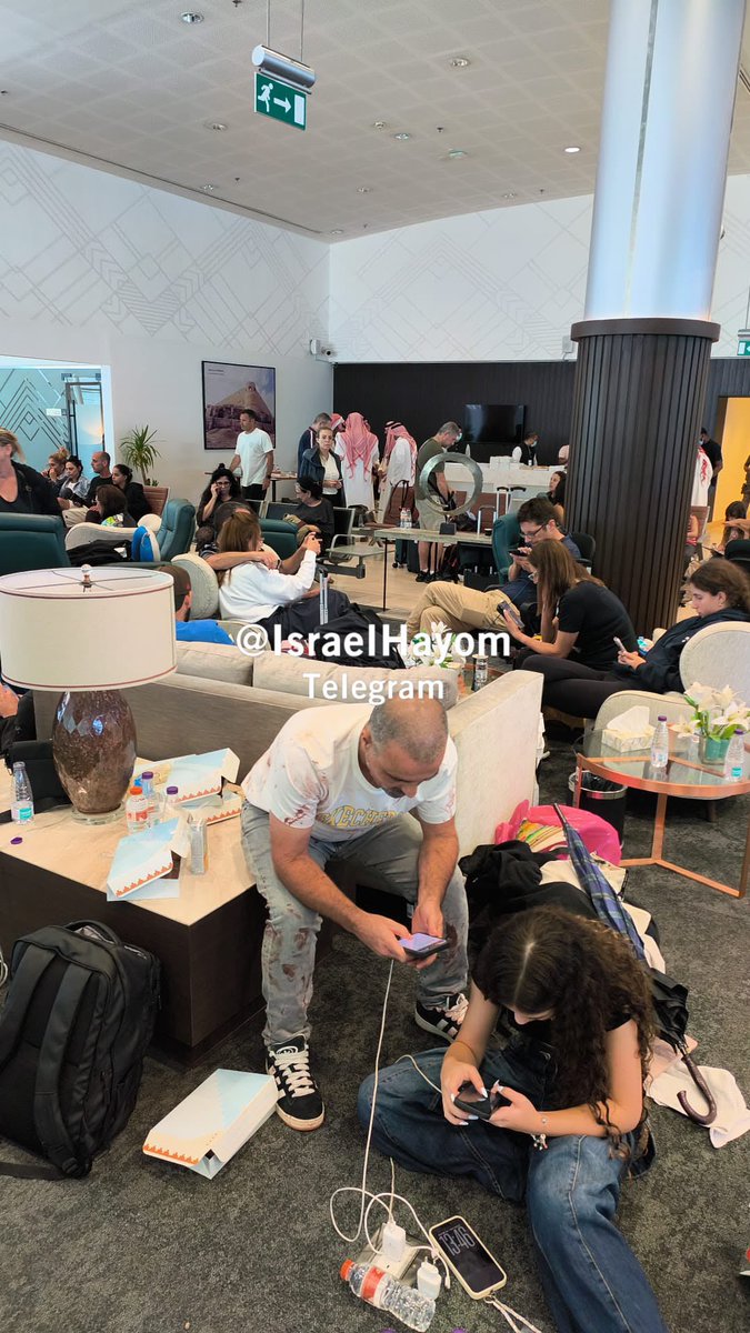 LMCABB's tweet photo. 🚨 Israeli passengers, including Arabs, Muslims, Christians, and Jews, are safe now under the King’s care &amp; protection in Tabuk, Saudi Arabia. 

The injured pilots and passengers are receiving their medical care at Tabuk Grand Hospital. 🏥 

👑👏🏼 🇸🇦 Long Live KSA 🇸🇦👏🏼 👑 https://t.co/NpjLqnPXKH