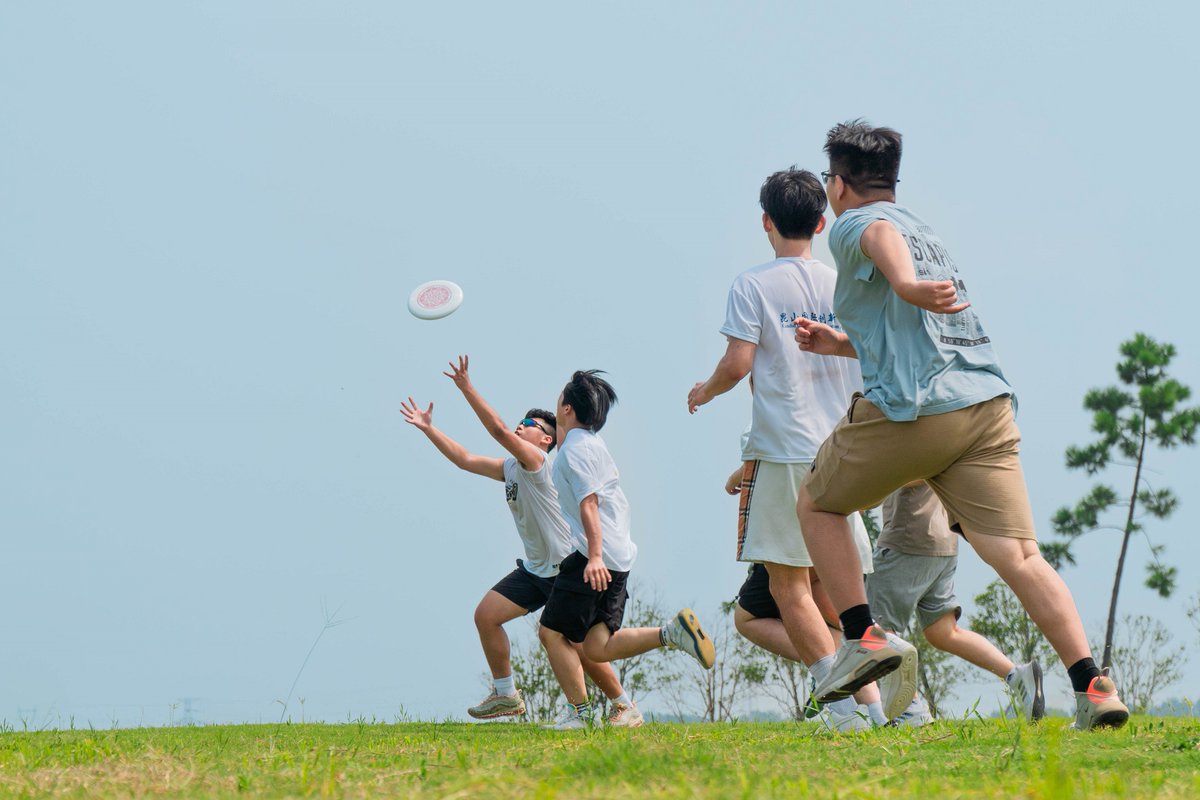 billt_homa__bcc's tweet photo. The group of friends got together to step on the cone, compete and finally won the first prize with full cooperation. https://t.co/HPZkwK7Nsb