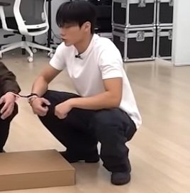 wsnrainn's tweet photo. heels x boots 🤤 https://t.co/KHORcMxA4d