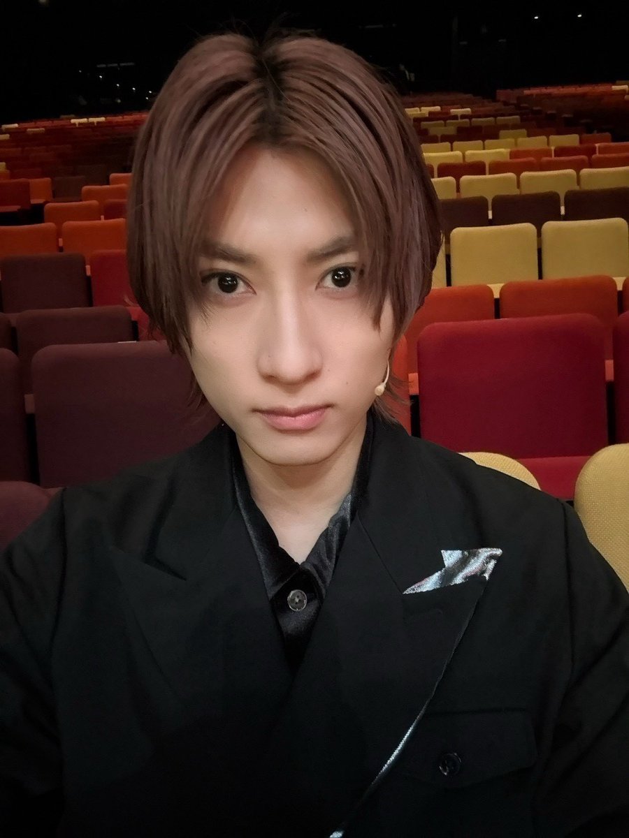 Supdra_staff's tweet photo. ／ 
#飯島颯 出演！ 
星新一生誕100年記念朗読劇「星新一が描いた未来」 
＼  

初日ありがとうございました💫 

🔗 公式HP 
https://t.co/yMAIUSjzKL

🔹 颯 SNS
https://t.co/YytUOtrSft

#スパドラ #SUPERDRAGON https://t.co/R96M25Q6R5
