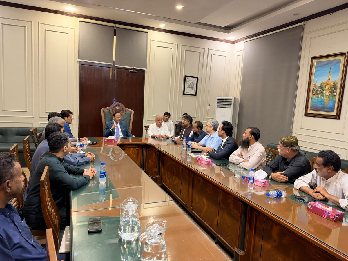 murtazawahab1's tweet photo. Happy to have witnessed agreement executed between Lyari Town &amp; TCF for establishing 20 school units at 6 different locations in Lyari. This intervention will provide quality free of cost education to upto 5000 students &amp; will help us shape their future career 🙌 https://t.co/XVTV8JLI9L