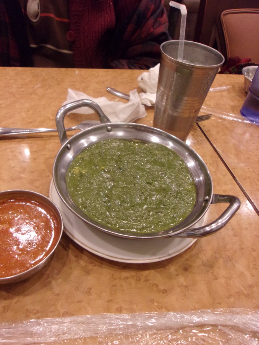 Shin_Yoshito's tweet photo. そんなわけで、今週のウィークデイSPはバナナリーフもの。ちょっといいことがあったのでね。
今かーちゃんに指摘されたが、やつは紅茶アイスも食べていた！
もう味は安定の美味しさ。金曜までやっているそうなので、迷っている方、ぜひね！

#シムランダバ https://t.co/ft0I56F9FL