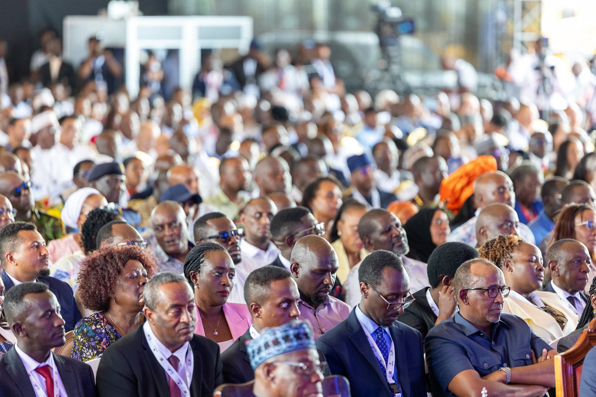 WilliamsRuto's tweet photo. The establishment of this refinery is a turning point, demonstrating our resolve to reimagine Africa's industrial future, turn our ambitions into action and tap the continent's massive potential. https://t.co/Y1NKfZKNjK