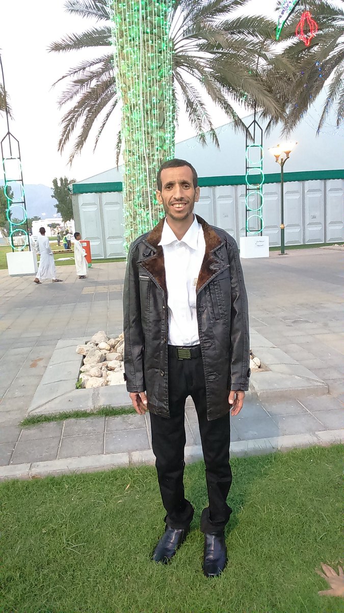 l6cgh's tweet photo. غبت عني جسداً لاكنك بقيت فينا بتربيتك 
لازالت ابتسامتك في ذاكرتي الى اليوم
فكلما اتعبتني ضروف الحياة تمنيت لو كنت معي فتخفف عني
وكلما ضاق صدري تمنيت لو كنت معي فاشكو لك همي

وان افرحتي الحياة تمنيت لو كنت معي لتكتمل الفرحة
وفي الاخير اسأل من الله ان يربط على قلبي على فراقك يا ابي https://t.co/dDPDvOdIjP