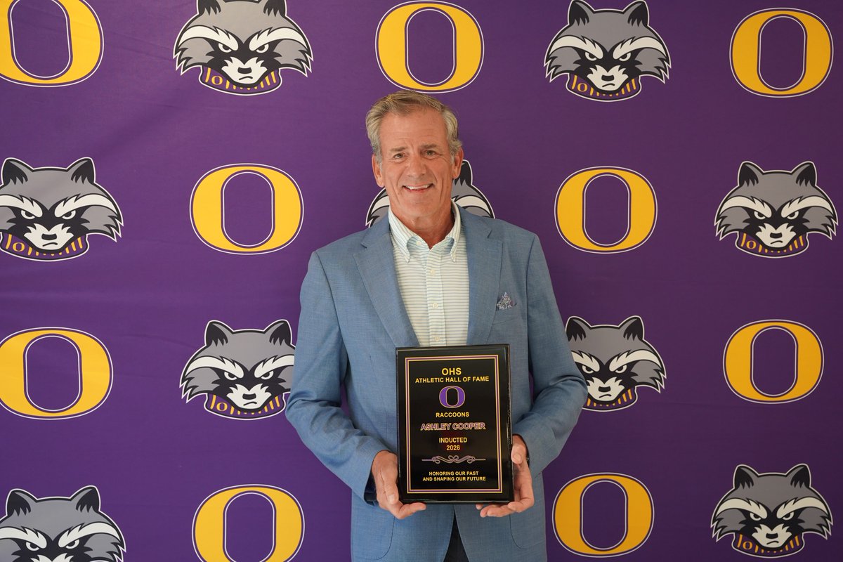 oconschools's tweet photo. We are honored to induct Ashley Cooper into the OHS Athletic Hall of Fame! ππ Cooper played on the Basketball and Tennis teams from 1974-1978. Thank you Ashley for your dedication and excellence within the athletic community! π¦#OconPride #OconDriven #Oconomowoc https://t.co/flHukZgs5Z