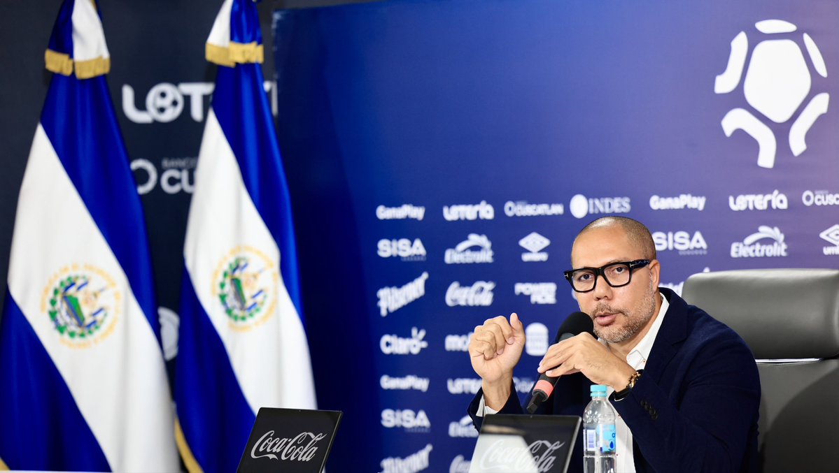 fesfut_sv's tweet photo. 🎙️ | Yamil Bukele: “Todo el plan maestro se está llevando a cabo. No hemos olvidado la parte de formación y desarrollo”. https://t.co/uFqV40oPM3
