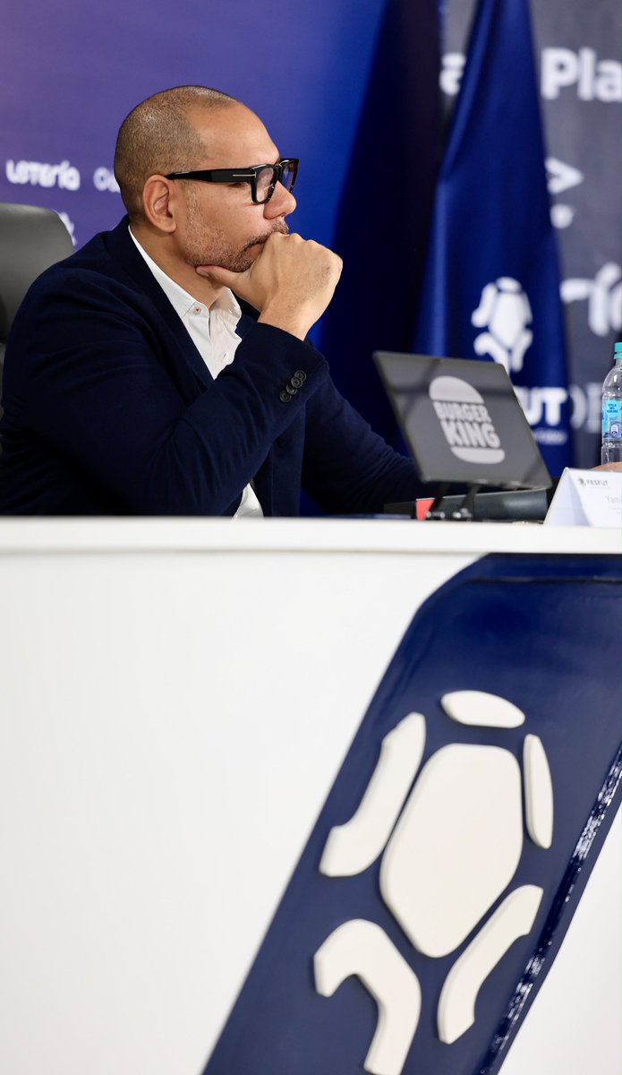 fesfut_sv's tweet photo. 🎙️ | Finalizó la conferencia de prensa de la Federación Salvadoreña de Fútbol.
#FESFUT | #LaSelecta https://t.co/JQuCHQrNHs