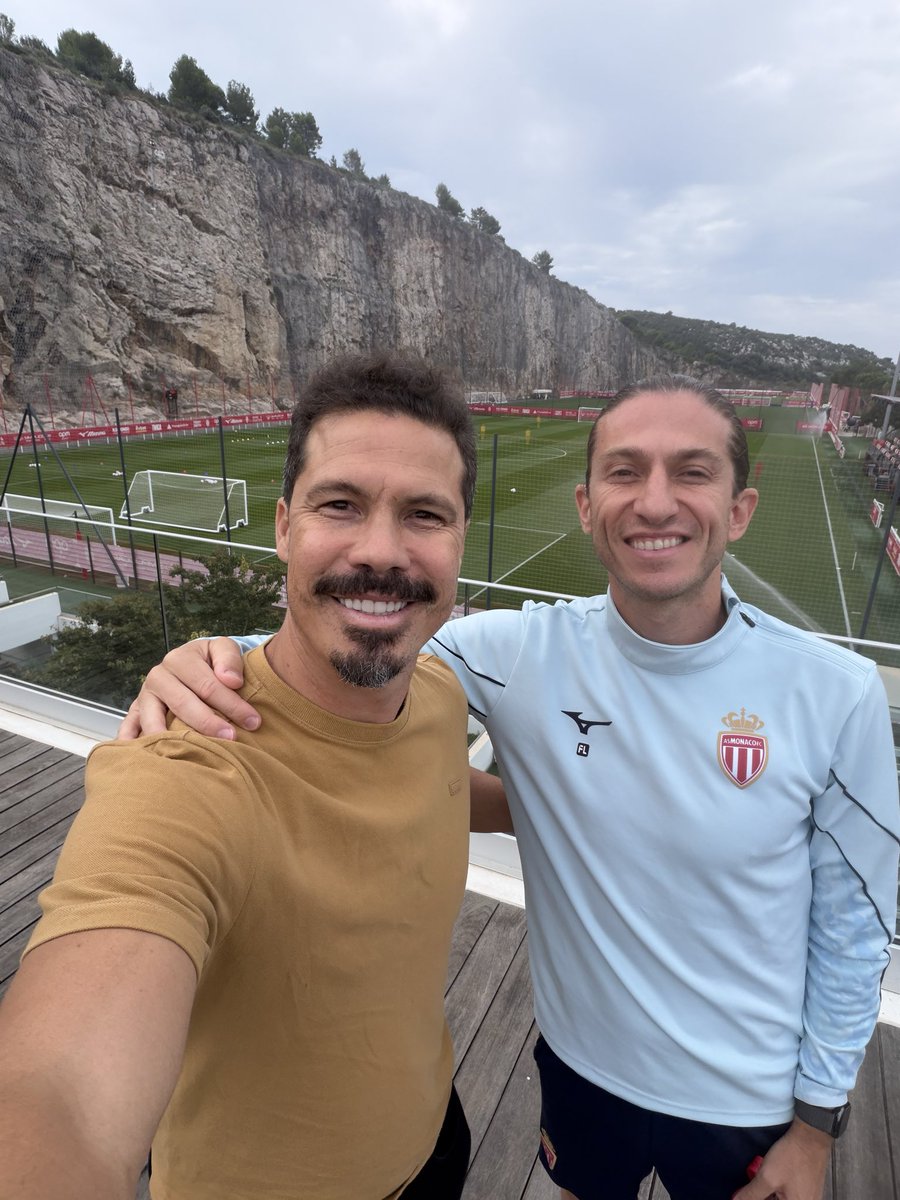 hernanes's tweet photo. Aprendendo um pouco com o Filipe Luís!

Enorme prazer te ver depois de tantos anos! Gratidão imensa. Estou sem palavras pela recepção e pela experiência que você e todo o staff me proporcionaram.

Muito obrigado, @filipeluis! Obrigado, Thiago Scuro! E obrigado ao AS Monaco por abrir as portas para que eu continue meu processo de formação neste momento da minha vida.