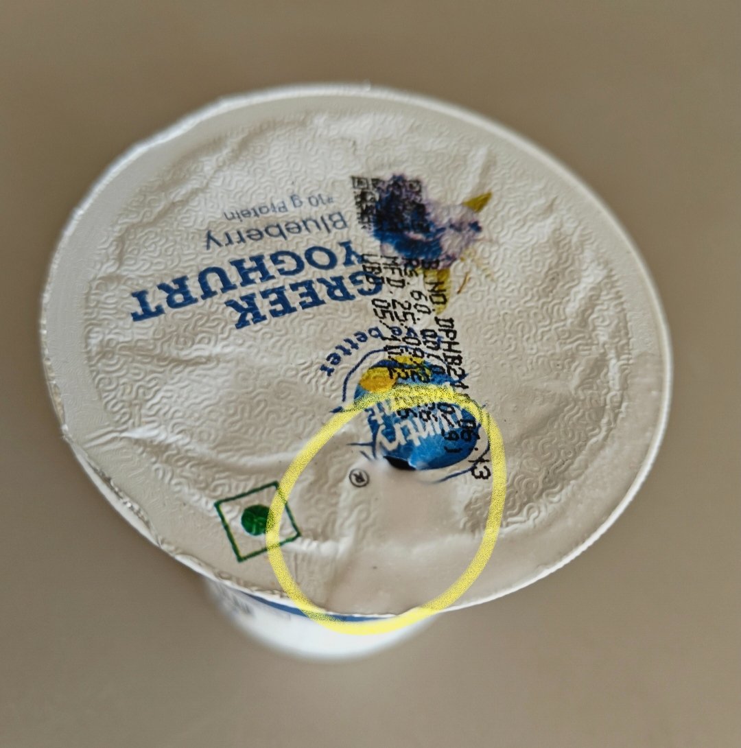 arorajivreal's tweet photo. @fssaiindia Zepto sent us expired Besan, pic attached, though replaced but how they supply expired grocery. Then supplied damaged pack yogurt, delivery boy refused return app also rejected. @Tukaram_IndIAS  @zepto https://t.co/bHSbIV2Zhz