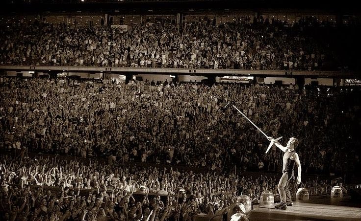 BonJovi's tweet photo. Some things never change

📷: Cherie Hansson // @davidbergman https://t.co/pBMFEGIHSa