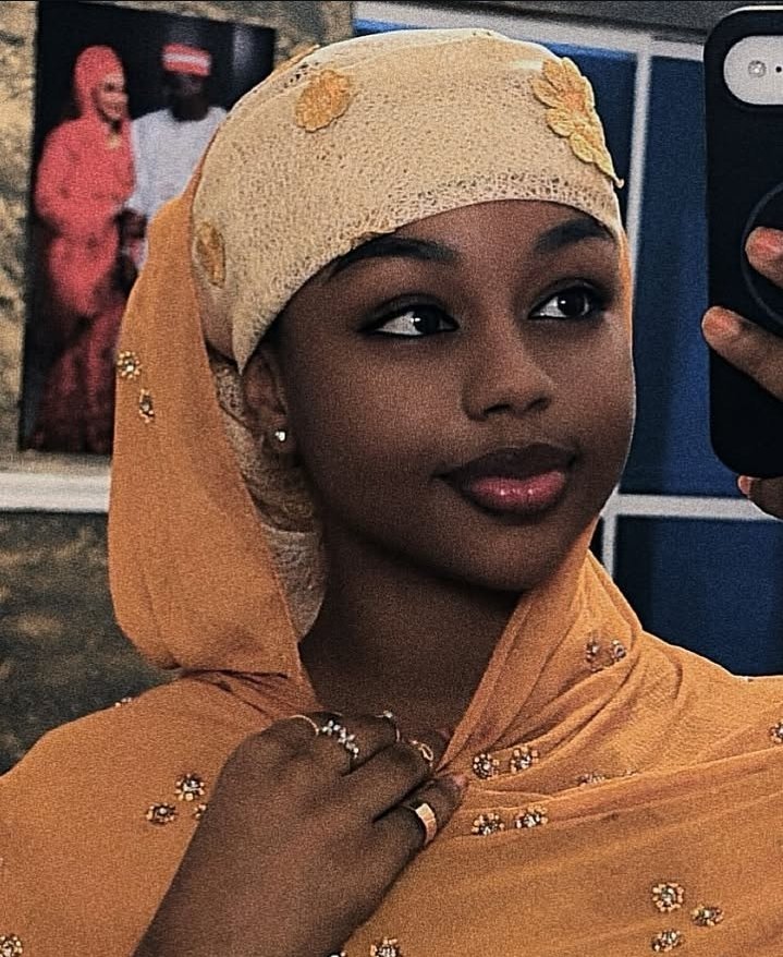 AmeerahSantx's tweet photo. Wallahi I'm seriously in need of a husband even if he is poor😭😫💔 https://t.co/ga79AeNGHQ
