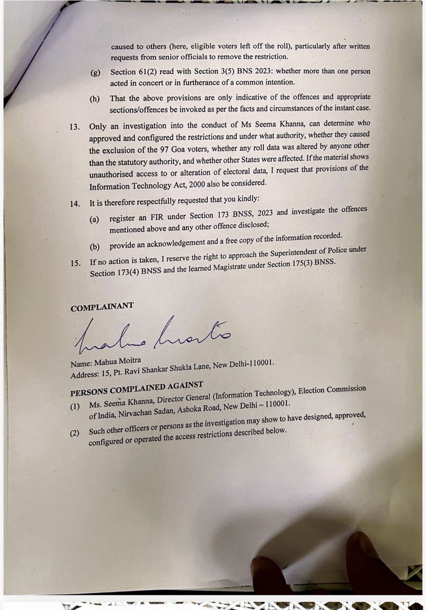 MahuaMoitra's tweet photo. Filed a  complaint to register FIR against Seema Khanna DG IT @ECISVEEP at Parliament Street PS today. SHO asked for time till 5th to see if case made out for FIR. Told him I will be back on 6th to follow up. @MamataOfficial @RahulGandhi https://t.co/1JsrmvTVKL