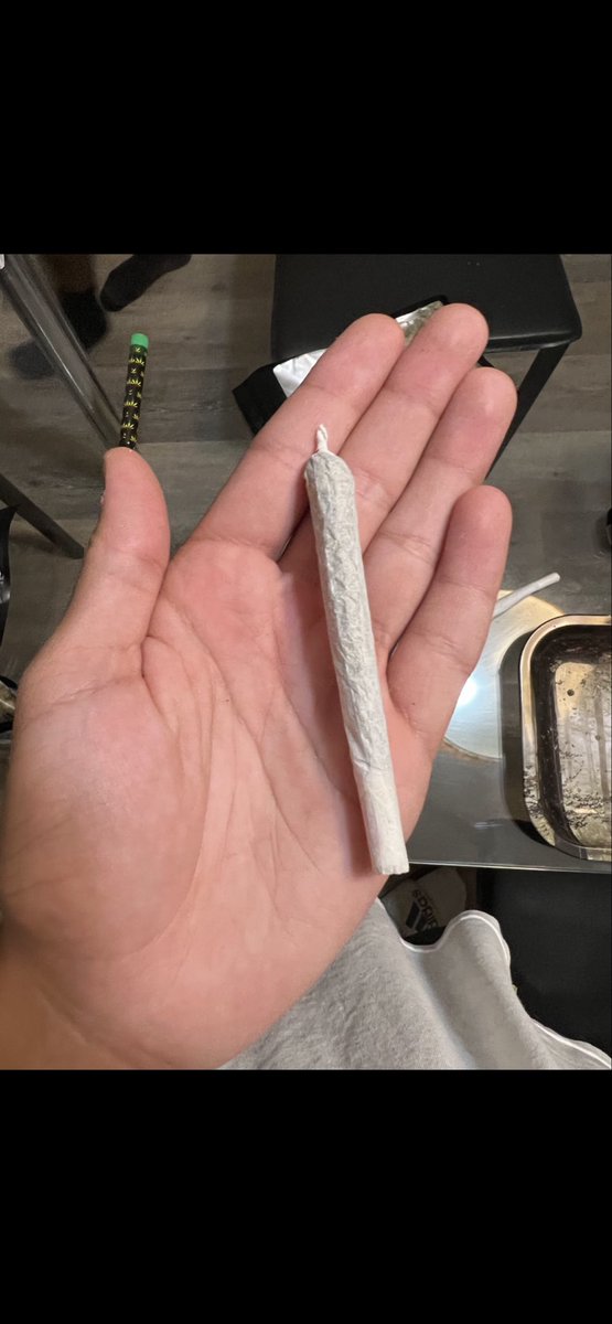 ayeuhhh7's tweet photo. @RobynTheGhost I don’t smoke anymore but this was one I rolled a few years ago. Do yourself a favor and get some filters, it makes it a lot easier. If you want a real tutorial dm me. https://t.co/bCytzKhaWg