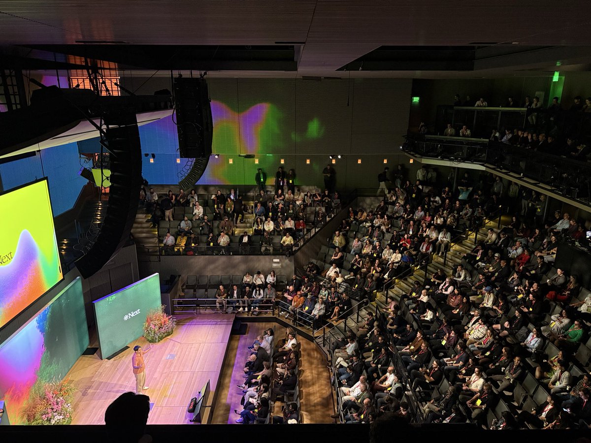 MandyModGirl's tweet photo. It’s a packed house at #ApolloNext26
@useapolloio https://t.co/qsVan0mKRY