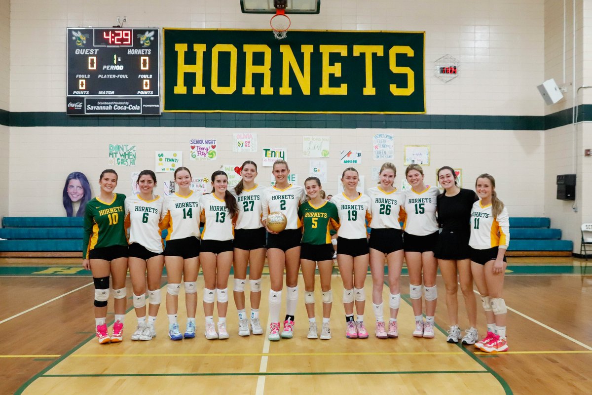 SCDS_Athletics's tweet photo. Our hearts are still overflowing from volleyball senior night ππ
#scdsvolleyball #seniornight #scdsathletics #hornetpride #swarm https://t.co/oEJq02R2OI