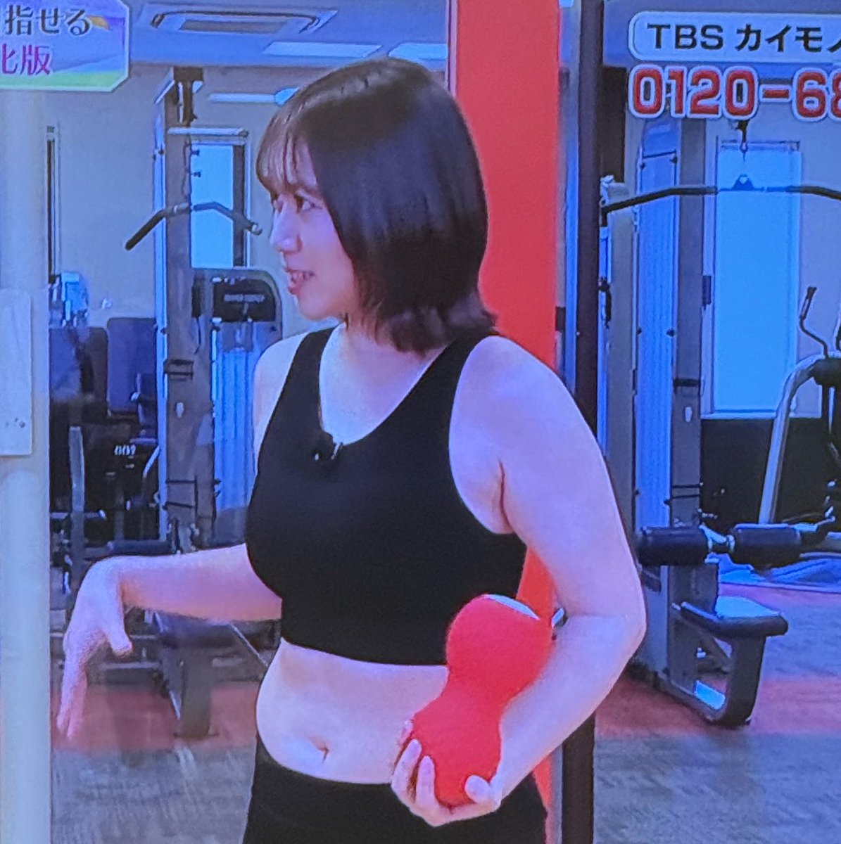 kosatsu_fans's tweet photo. 通販番組でどう見てもTENGAなストレッチ用品でてきて草 https://t.co/DZIgTUZFs6