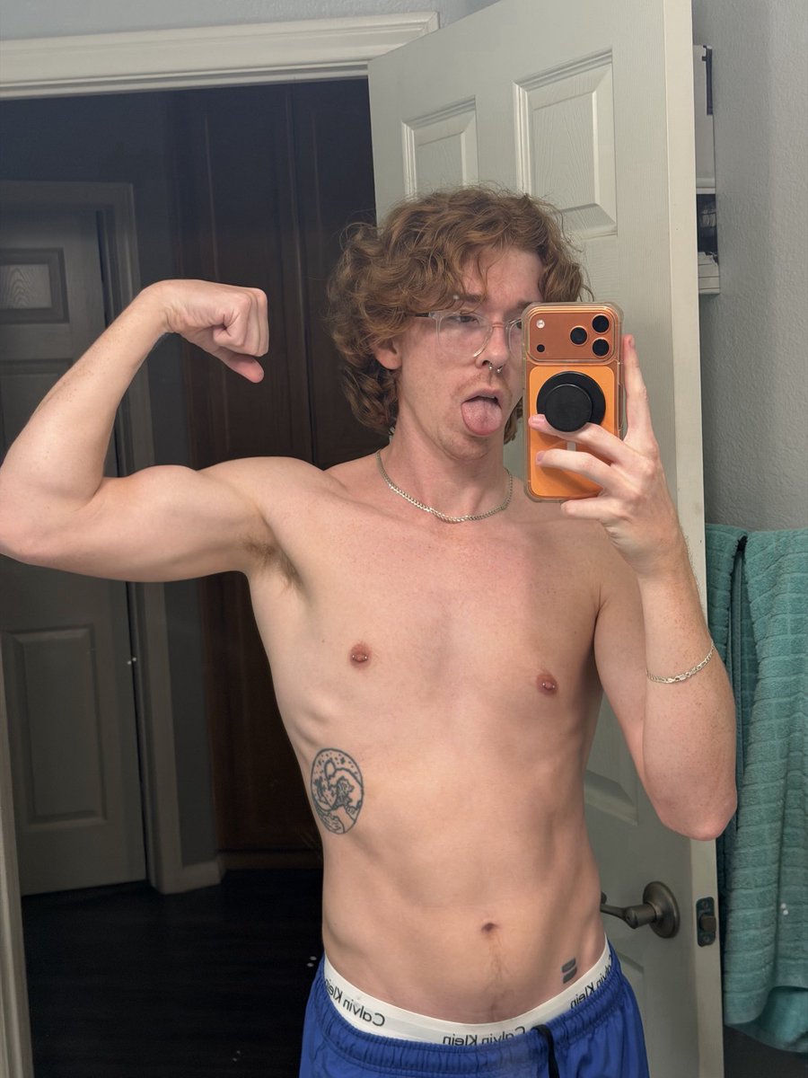 fntstcmrfox__'s tweet photo. Bye Biceptember https://t.co/TE3ib4ewZy