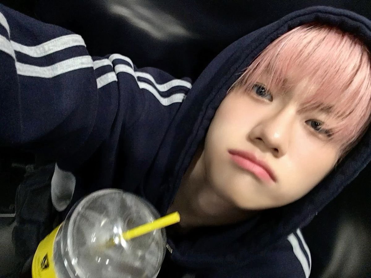 juricverse's tweet photo. hi hi day 2 of trying to find more #lunémoots !! 

- hi i’m scarlett ( scar ) 
- 05 liner ^_^ 
- 18+ only pls 
- predebut luné 
- my biases r maki/nicho + ot9
- i stan other groups ( tbz , newbeat , epex , )
- pls dont flop im funny i promise 
#andteam #luné #lunéville #moots https://t.co/VnmGfFhthj