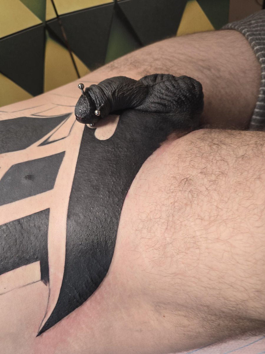 Tattedmagiccros's tweet photo. My yesterdays session, soon i will post some videos
#tattooedcock #inkedcock #blackedoutcock #piercedcock #tattooedpenis https://t.co/5ArQ0qrdBJ
