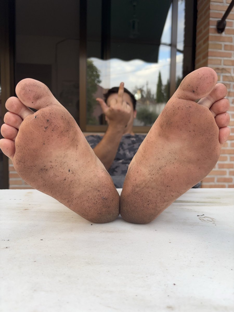 cashmasterbrun0's tweet photo. So… @CashMasterDieg0 and I are finally doing this together this afternoon 👀

First time sharing a session, and I’m curious to see how you behave with two masters around 😏👣 Dirty EU 43s included 💦

We’ll be around for a while, so don’t miss your chance

#findom #maledom #feet https://t.co/WJXWwrpTht