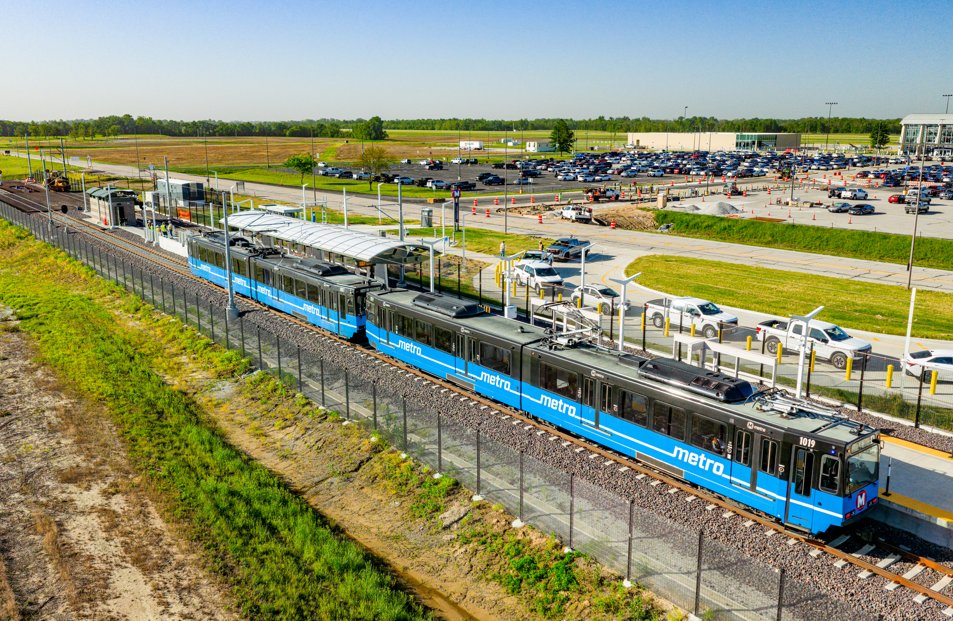 SCCTransit's tweet photo. Testing of the MetroLink extension to @BLVairport continues- visit our website for an overview of the new extension and platform at MidAmerica St. Louis Airport: https://t.co/LkfQToKbl8. https://t.co/y8fMD8Ks3Q