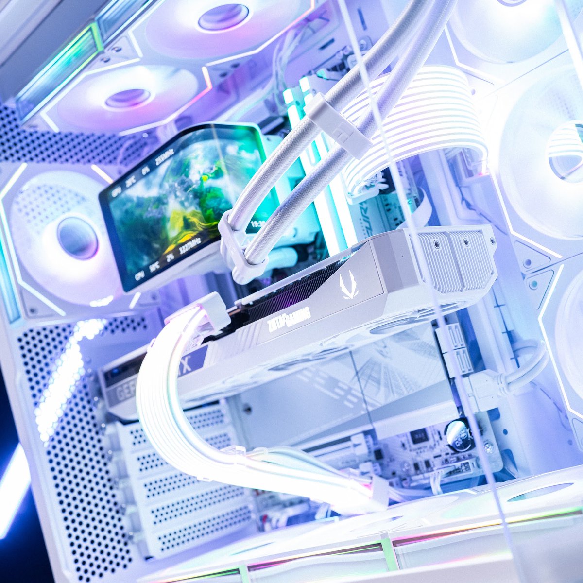 ZOTAC_USA's tweet photo. Can't stop admiring this unmatched beauty equipped with the ZOTAC GAMING GeForce RTX 5080 SOLID OC WHITE EDITION.
π· IG: https://t.co/ajzofpdsc8
#RTX5080 #RTX50 #SOLID #OC #Tech #GPU #PCBuild #GamingPC #PCHardware #PCComponents https://t.co/wE1EDE4dfu