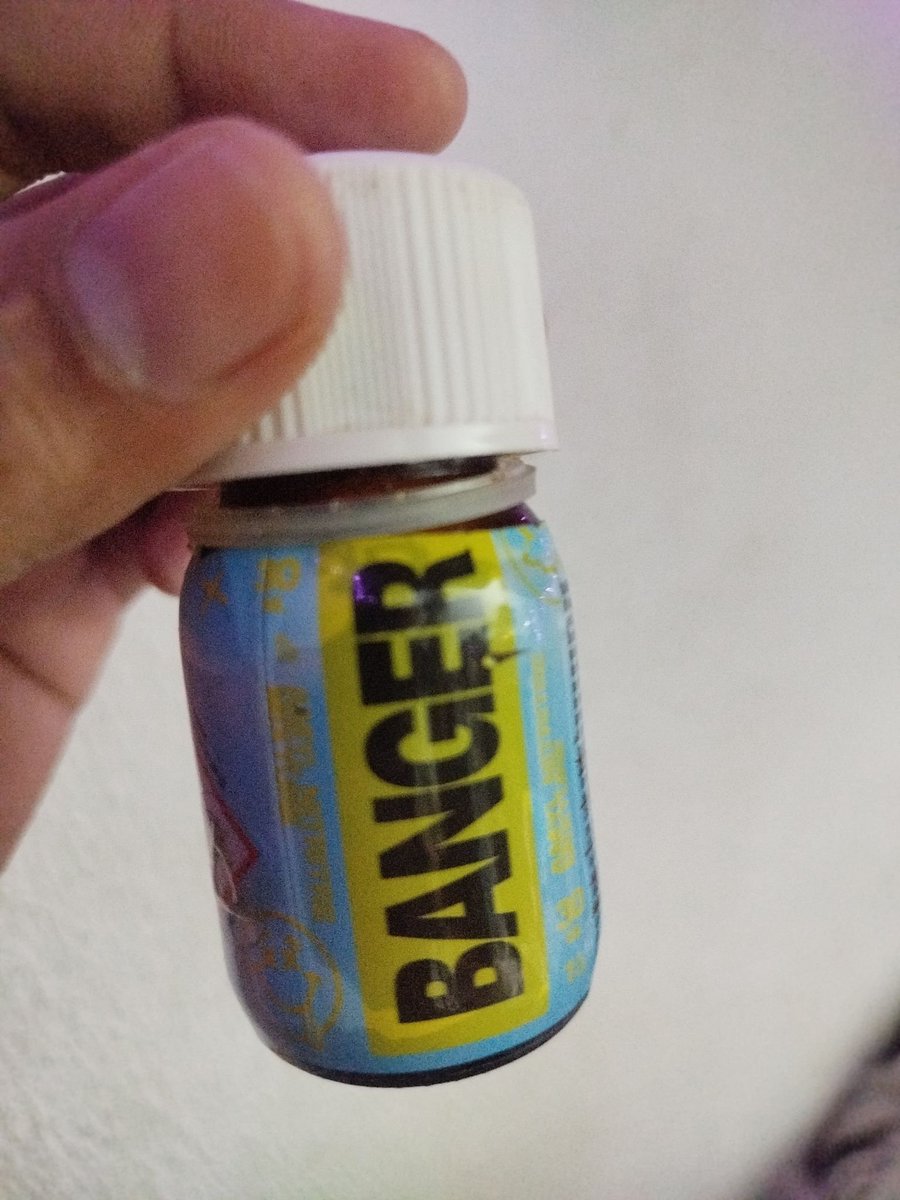Vixtor000's tweet photo. Poppers 🎇 
#cebualter
#esmeringhóy
#fyp https://t.co/I95lrguxa0