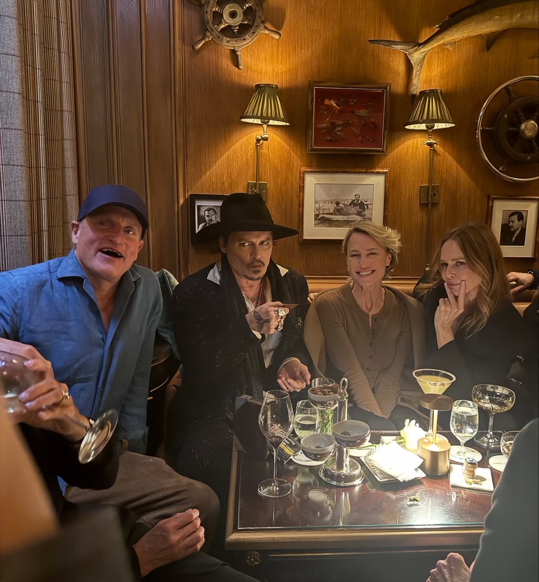 OfficiaIJohnnyD's tweet photo. On this day 1 year ago: Woody Harrelson, Johnny Depp, Robin Wright and Stella McCartney after Stella's Fashion Show in Paris✨✨✨ 
#OfficiaIJhonnyD #StellaMcCartney https://t.co/1mrzmOdW9q
