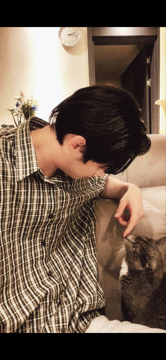 Yyyygee518's tweet photo. Kim Yoonsik has made it to Paris. Now we’re ready for all the moments to come.ᥫ᭡

WELCOME KIM YOON SIK TO PARIS

#YOONSIKPFWSS27
#KIMYOONSIKINPARIS https://t.co/7k8MMBdPjs