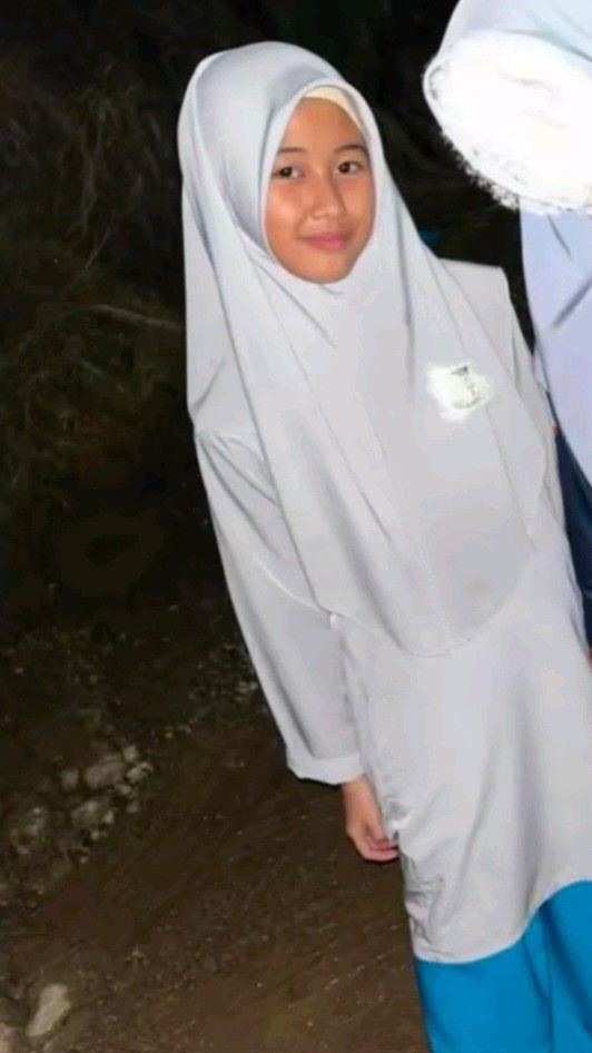 hanysrz's tweet photo. Ini dia dila, di ajak keluar sama pengurus pondook(

https://t.co/Fq3iywgjQf https://t.co/byHaU29LdU