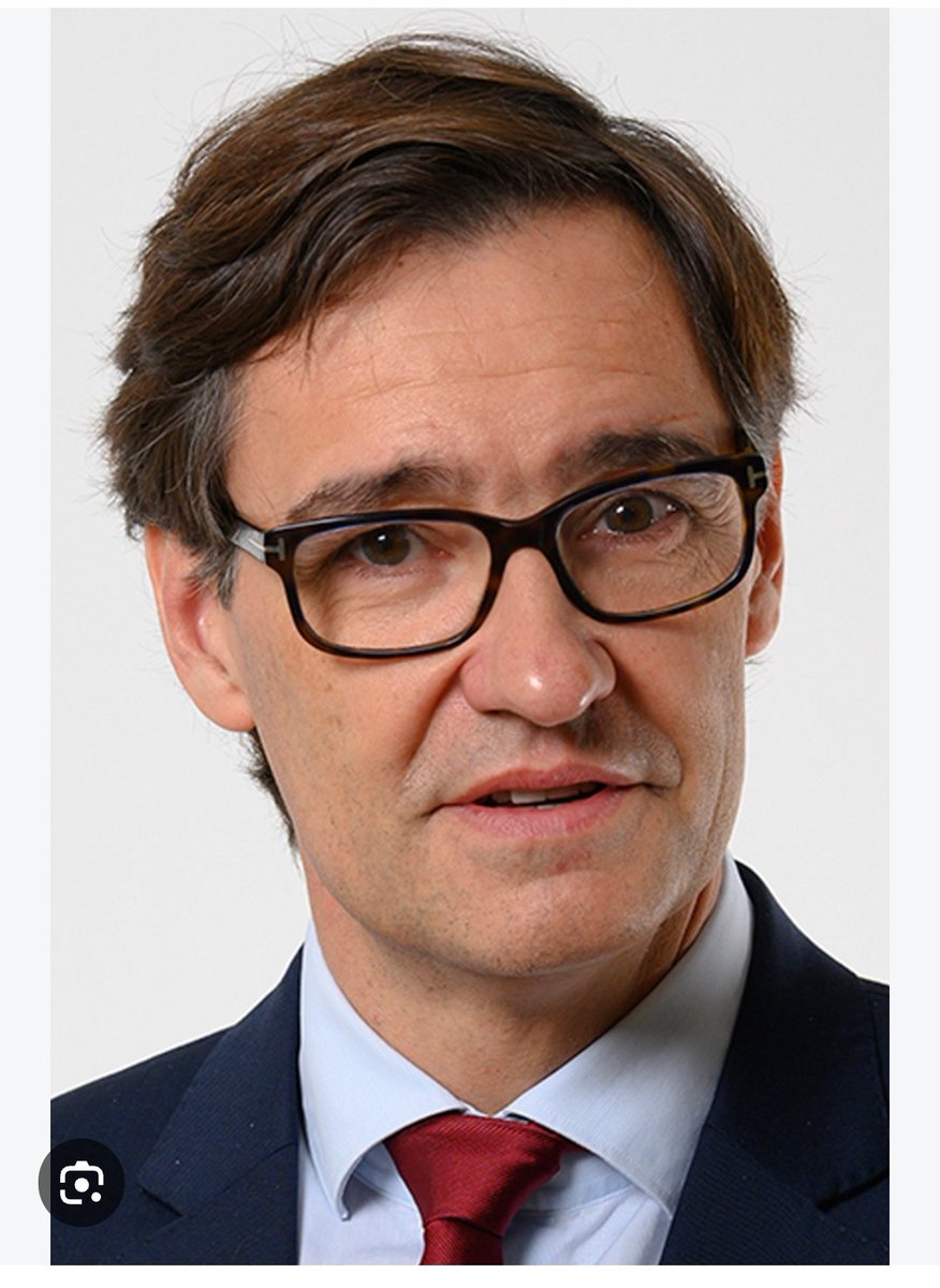 bsubsu14's tweet photo. Ell és l'enterramorts però ella és la mà que el bressola.

No et perdonarem mai, traidora. . https://t.co/9dLfWmcwzx