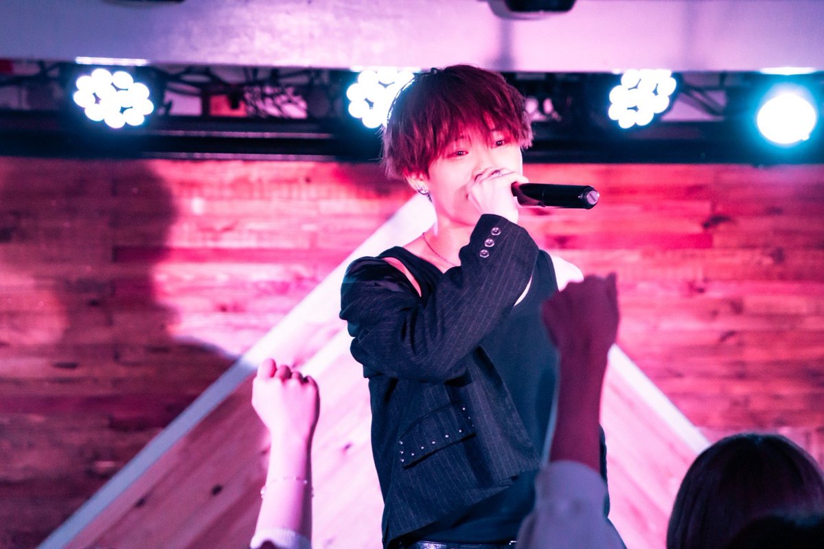 raiki_llc's tweet photo. 9月ありがとう！
今日のライブ楽しめた？
9月も沢山足運んでくれてありがとう✊ https://t.co/0VxmE0BML1