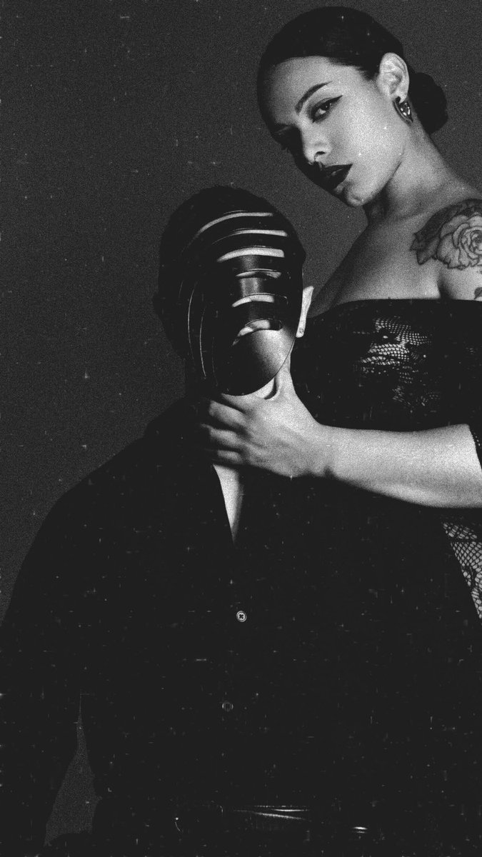 ObsidianRules's tweet photo. Elegance with a dangerous edge🔥 https://t.co/UErhFbGsms