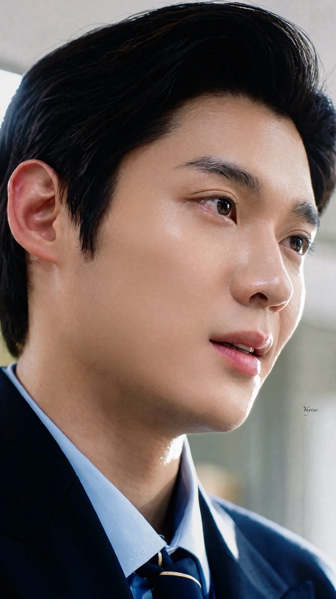 Reed5_moon's tweet photo. The actor Kim Yoon-sik is so handsome and now he is going to Paris Fashion Week. I am really happy for him and I will always support him.🥹🥹🥹

WELCOME KIM YOON SIK TO PARIS

#YOONSIKPFWSS27
#KIMYOONSIKINPARIS https://t.co/kZm29gCWCi