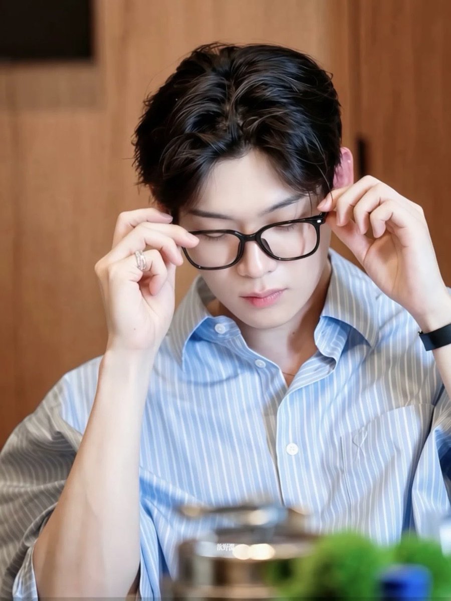 starlight_Sik's tweet photo. New streets, new views, new memories. Welcome to Paris, Kim Yoonsik. ‧˚꒰🐾୭ ˚. ᵎᵎ

WELCOME KIM YOON SIK TO PARIS

#YOONSIKPFWSS27
#KIMYOONSIKINPARIS https://t.co/9rzmRBVebn