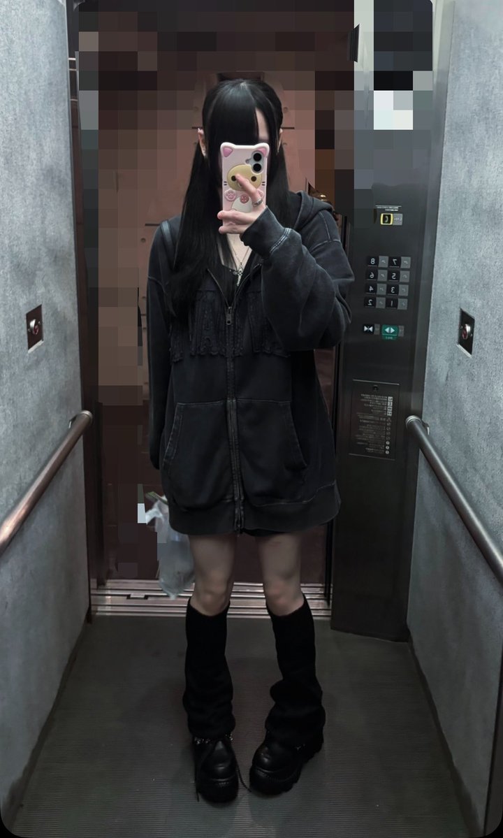 nyam___pp's tweet photo. 吐いてるくせにデブ過ぎて加工ありでこれ。無しでこれになりたい😭😭😭😭 https://t.co/rF0imCKgck