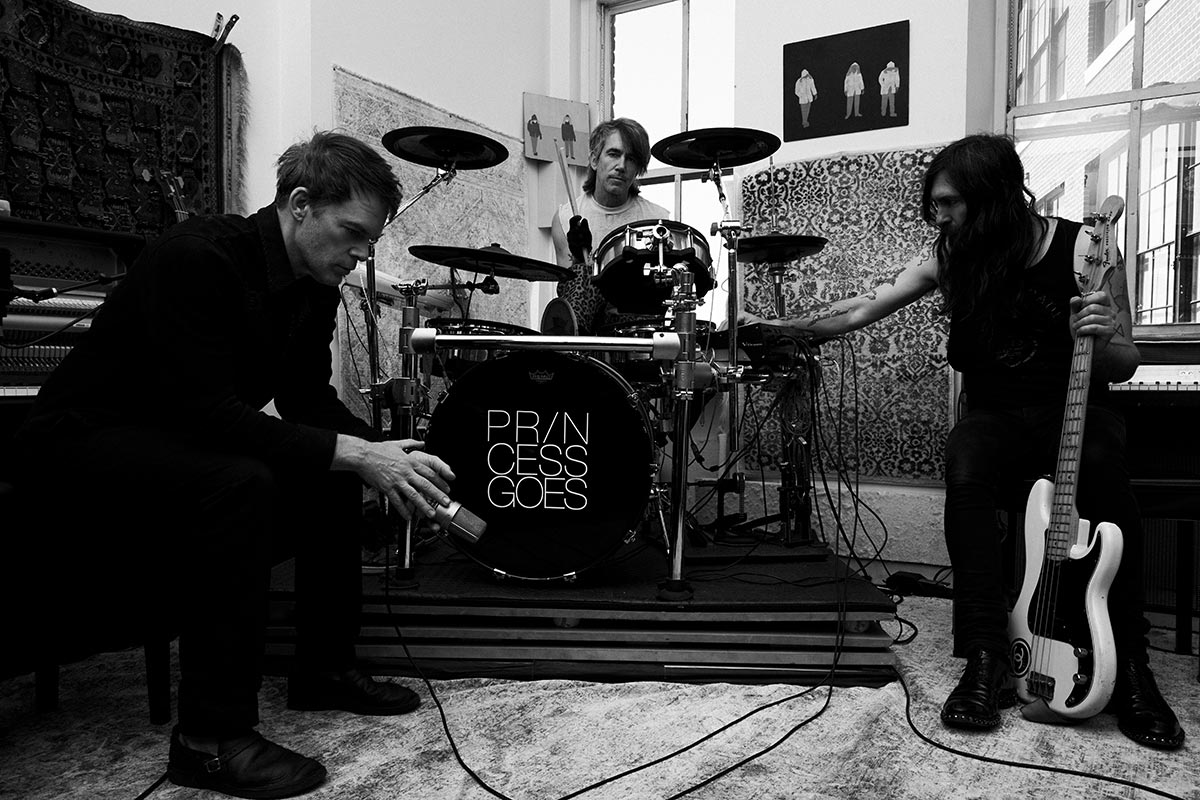 princessgoes_'s tweet photo. we’re a fkn gen X band, which is, hands down, the most🔥generation that ever existed. Our new single, ‘Heart 2 Heart’, is the first song we’ve ever written about the band. 📷: alexander michael thompson xoxo https://t.co/4jxMykY9YE