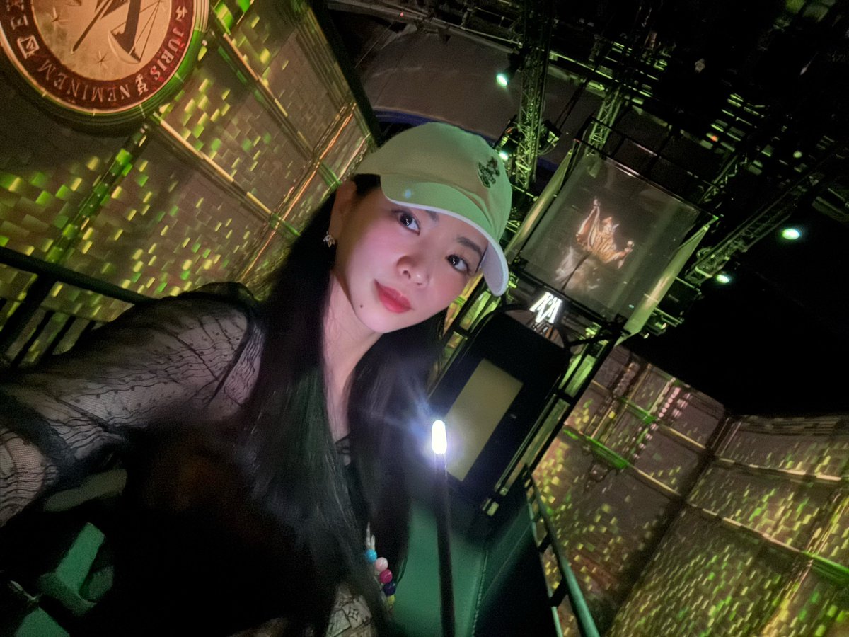 miyako_0405's tweet photo. からの〜ユニバの出口でたら目の前にあったのでHarry Potter: Visions of MagicにMidoriとハシゴ！！
楽しすぎた〜明日のギタークリニック完璧やな！？！？💁‍♀️ﾊｲ? https://t.co/oseSXDpdkA
