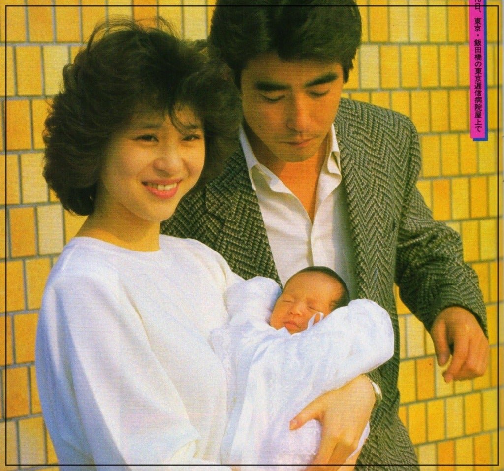 ctLnAdxFI7N2j8E's tweet photo. さやちゃんが誕生されて今日でちょうど40年。
芸能一家に生まれた彼女は出産時、日本中が祝福ムードに包まれ、その成長はずっと見守られ続けてきました。
デビュー後は紆余曲折を挟みながら努力を重ね、培われた力は多彩な分野で発揮されていきました。
ファンの方に対する対応も丁寧で、庶民的で飾らないお人柄も愛されている証拠だと感じます。
今まで、そしてこれからもありがとうさやちゃん。
#神田沙也加生誕祭2026