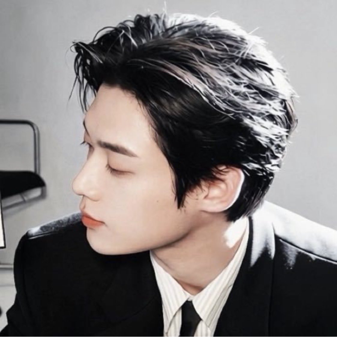 starlight_Sik's tweet photo. Welcome to Paris, Kim Yoonsik. May this city bring you inspiration and wonderful memories.𐔌՞ ܸ.ˬ.ܸ՞𐦯

WELCOME KIM YOON SIK TO PARIS

#YOONSIKPFWSS27
#KIMYOONSIKINPARIS https://t.co/7pKM1CtaXU