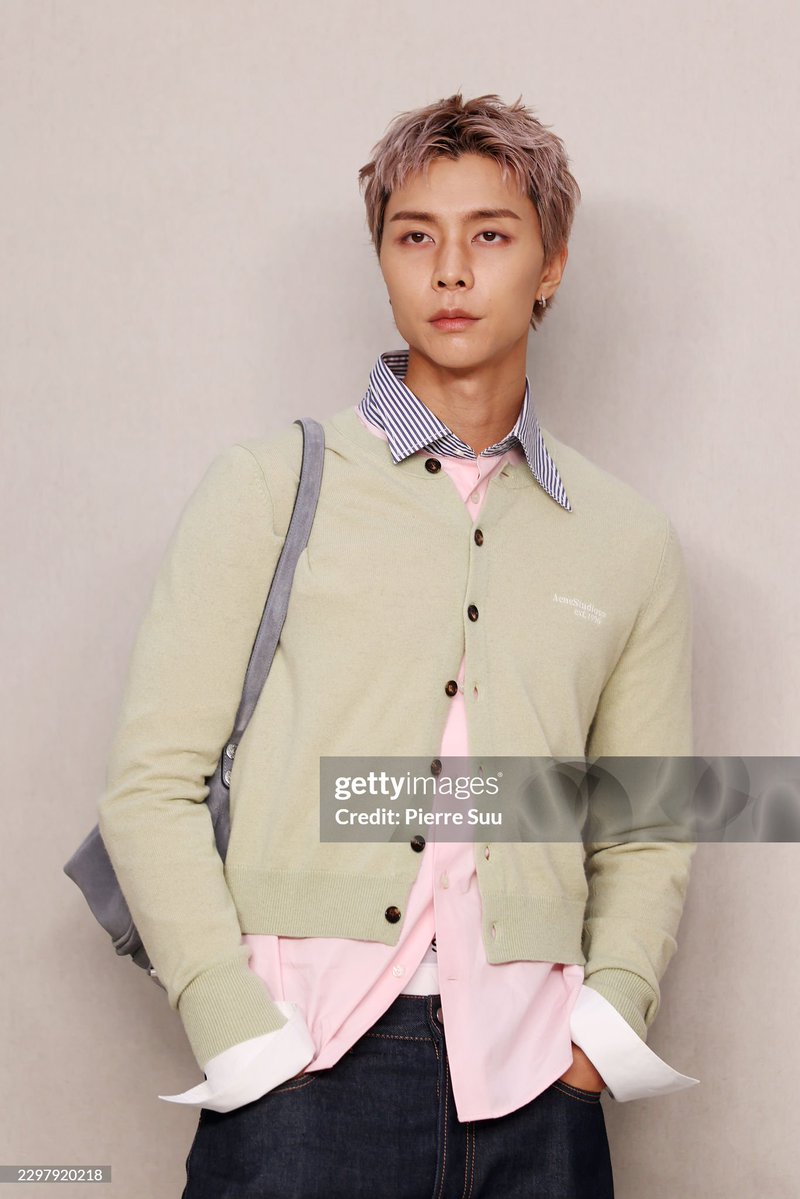 _johnnyhashtag's tweet photo. Acne Studios PhotoCall Getty Images 

JOHNNY SUH AT PFW SS27

#AcneStudiosSS27xJohnnySuh
#AcneStudios
#JOHNNY
@acnestudios https://t.co/BmO215wPgy