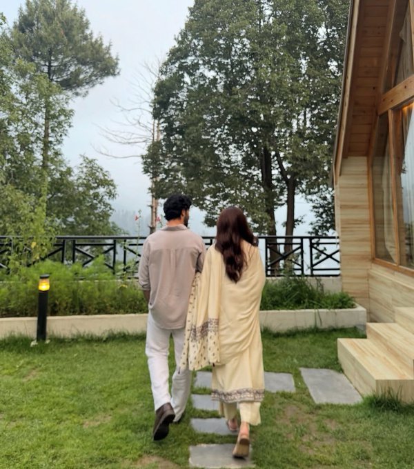 lalalalaateun's tweet photo. So my suspicion was right! New couple unlocked! Maya decorated all of this! 
Congratulations #Mahad🌻🖤🎸

#AhadRazaMir #MayaAli https://t.co/YnJ7uNNIgS