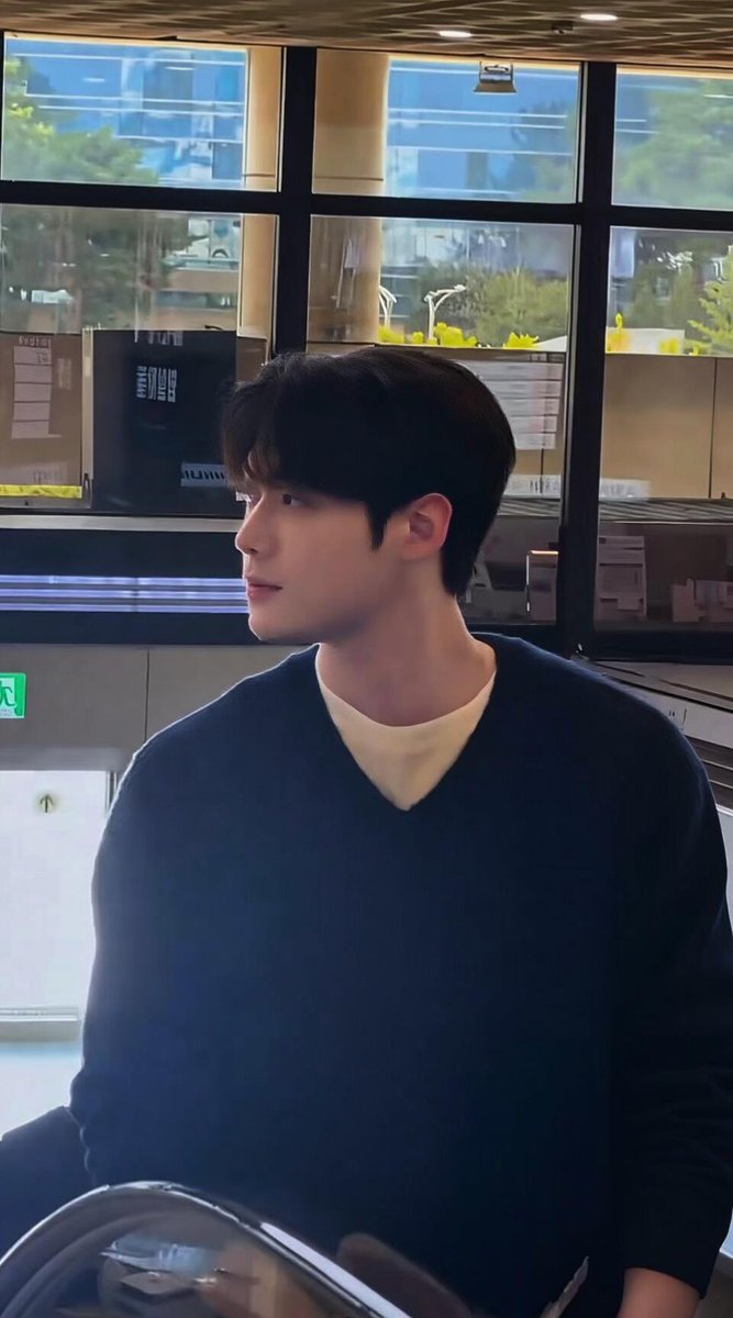 wavycrunch's tweet photo. May every bright moment in Paris bring you endless happiness and comfort, Kim Yoonsik 🩵🩵

WELCOME KIM YOON SIK TO PARIS

#YOONSIKPFWSS27
#KIMYOONSIKINPARIS https://t.co/8rSUeY5fHB